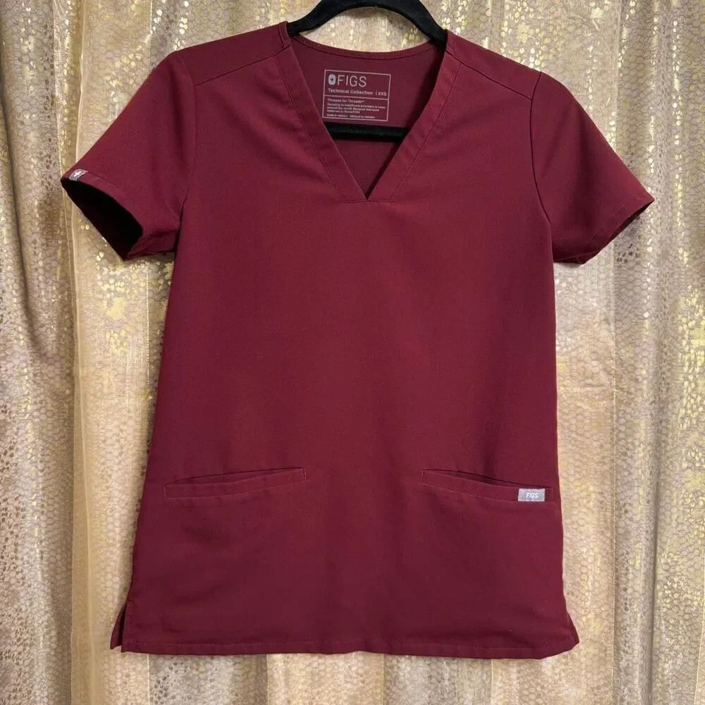 FIGS Casma Three-Pocket Scrub Top Women's Burgundy Maroon XXS